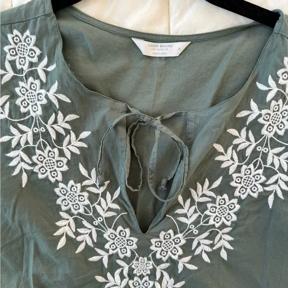 Lucky Brand Embroidered Sage cotton short sleeve blouse - Picture 3 of 4